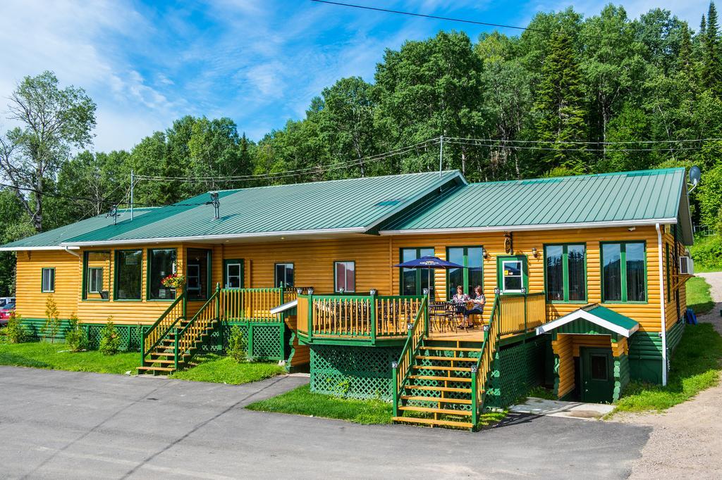 Auberge Éva Lac-Bouchette Exterior foto